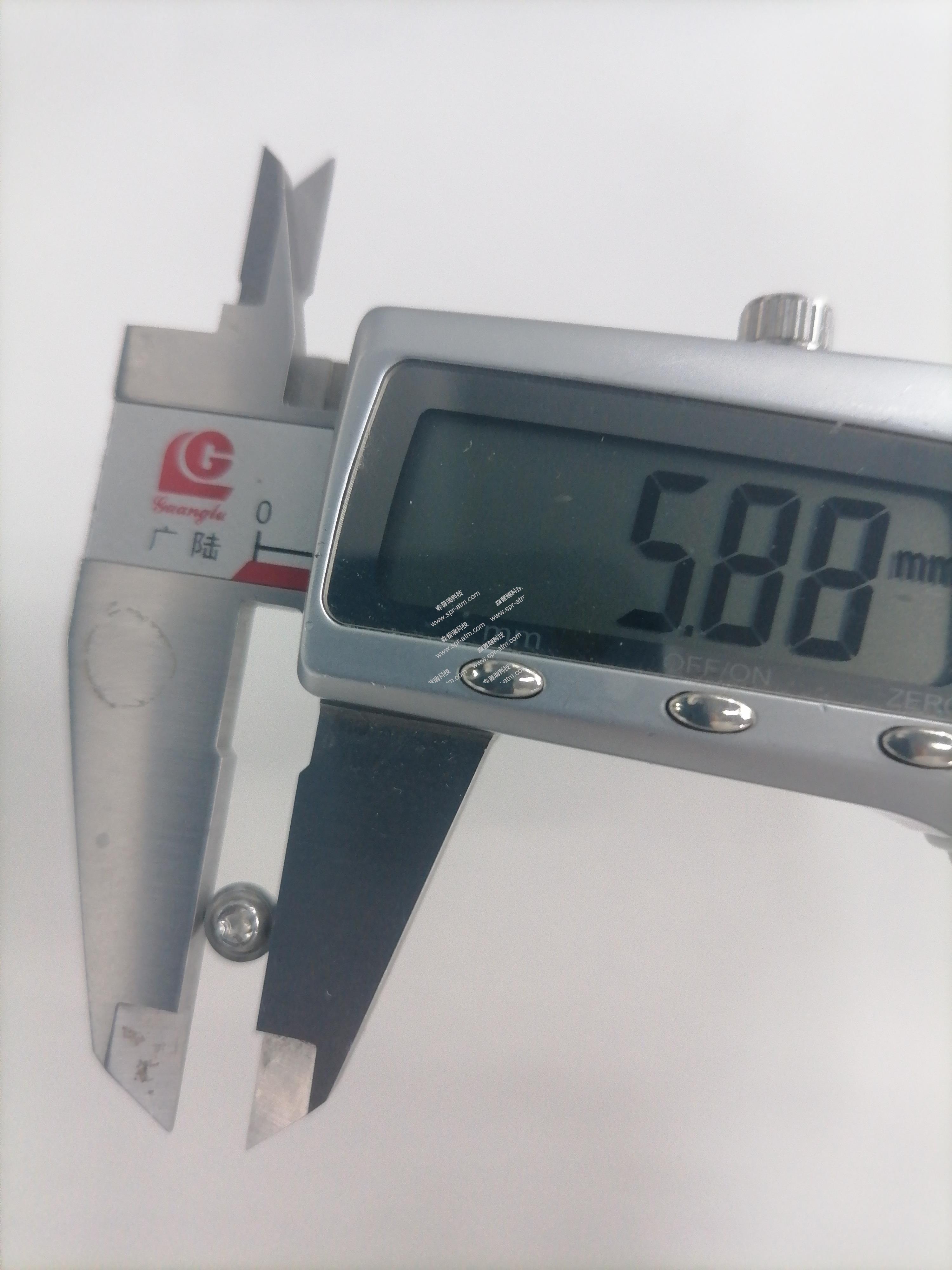 NF300 侧边螺丝 (左）